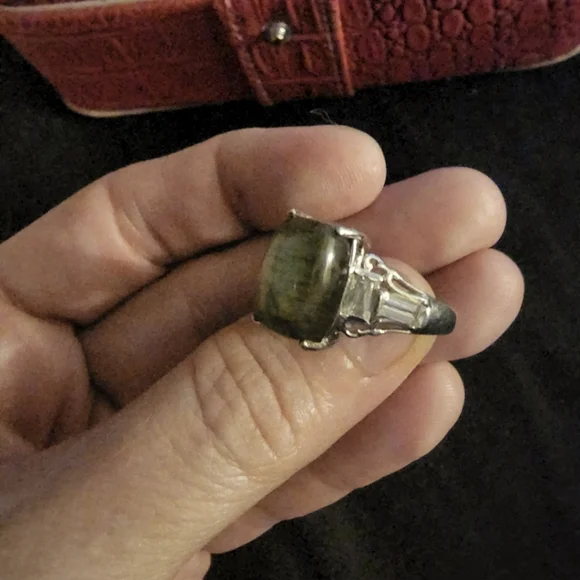 Ring - Picture 2 of 4